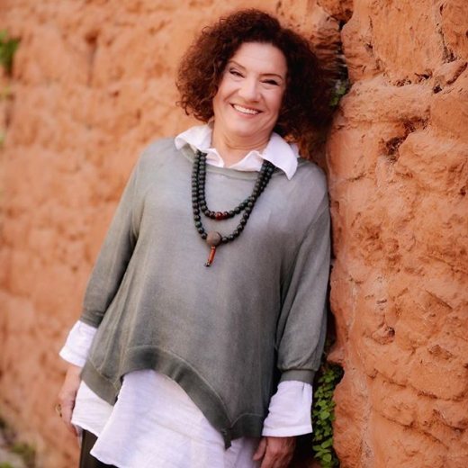 Ayşenil Şamlıoğlu