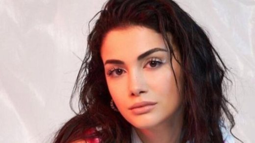 Özge Yağız