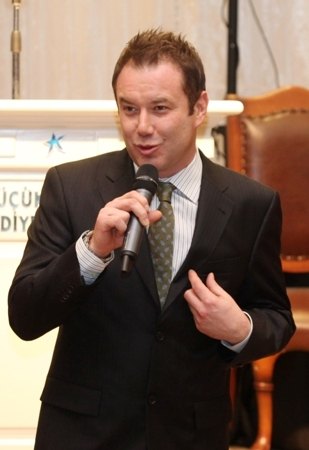 Şoray Uzun