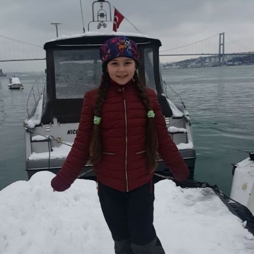 Dora Dalgıç