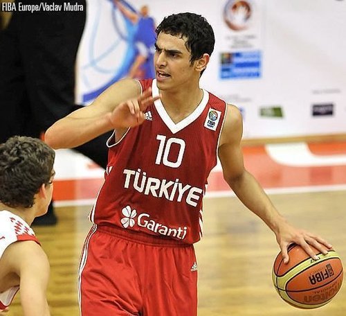 Kartal Özmızrak