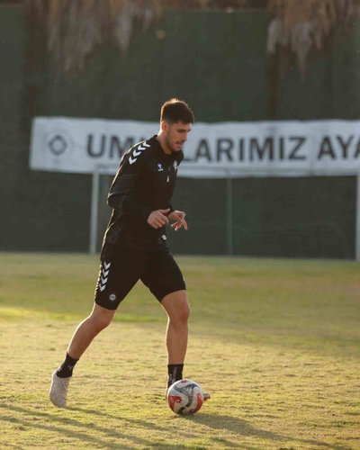 Özgür Özkaya
