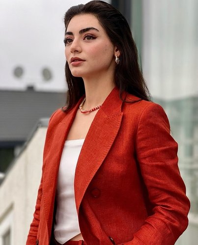 Özge Törer