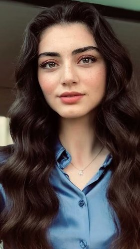 Özge Törer