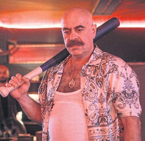 Ezel Akay