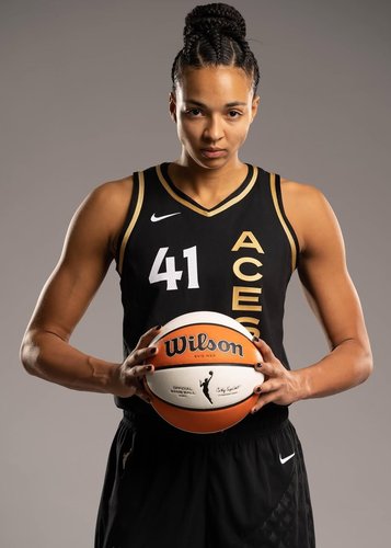Kiah Stokes