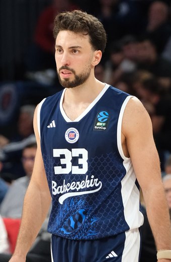 İsmet Akpınar