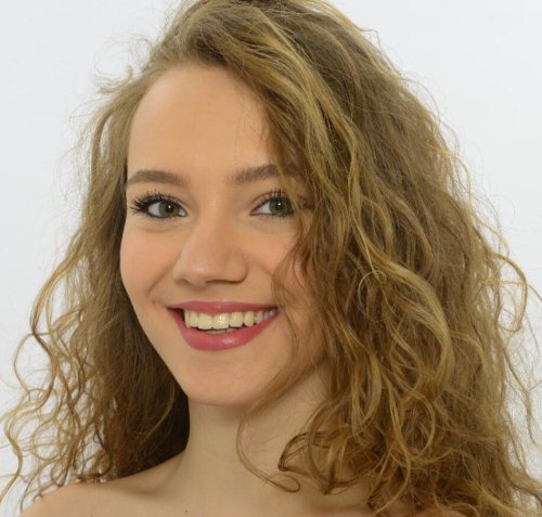 Eslem Akar