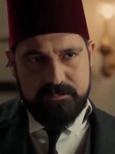 While Abdulhamid Strolls (Abdülhamit Gezerken)
