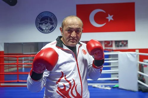 Champion de kickboxing de Marmara (Kickboks Marmara Şampiyonu)