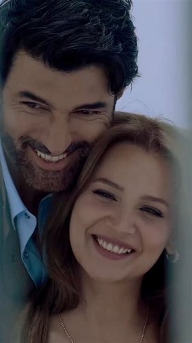 بكينا ونحن نضحك (Gülerken Ağladık)