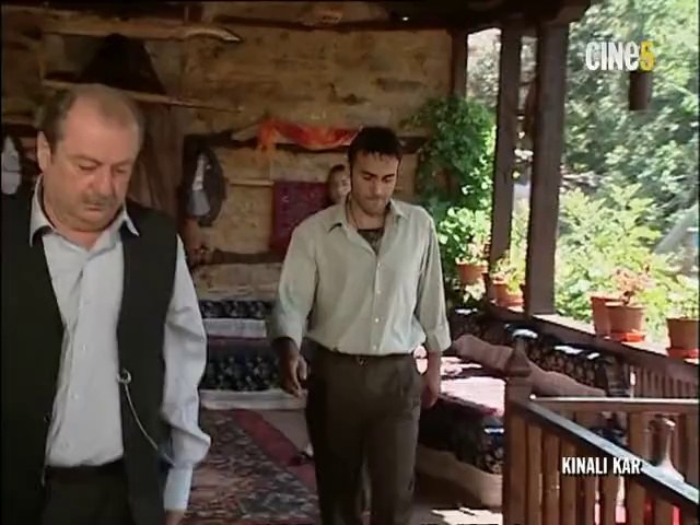Neige couleur de henné (Kınalı Kar)
