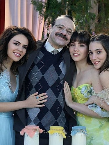 Three (Üç)